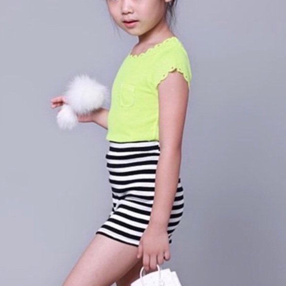 ➕NWT Girl’s Neon Boutique Pocket T-Shirt, Scallop Laser Cut Eyelet Edge - Picture 2 of 16